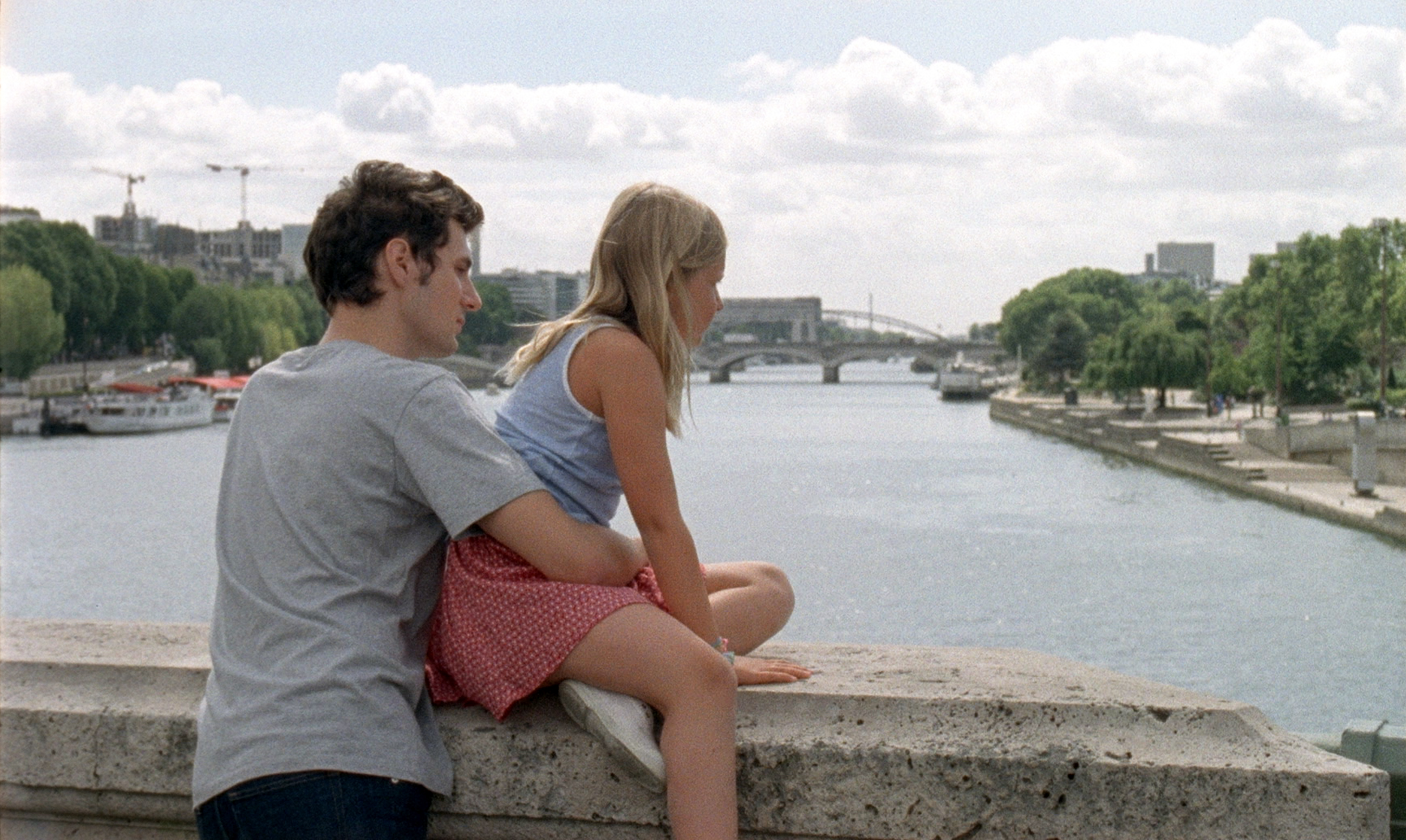 Life is strange макс и джефферсон. Кэти кэссиди мелроуз плейс. Грибочек life is strange 2. Игра про девочку которая управляет временем. Комната макс колфилд.